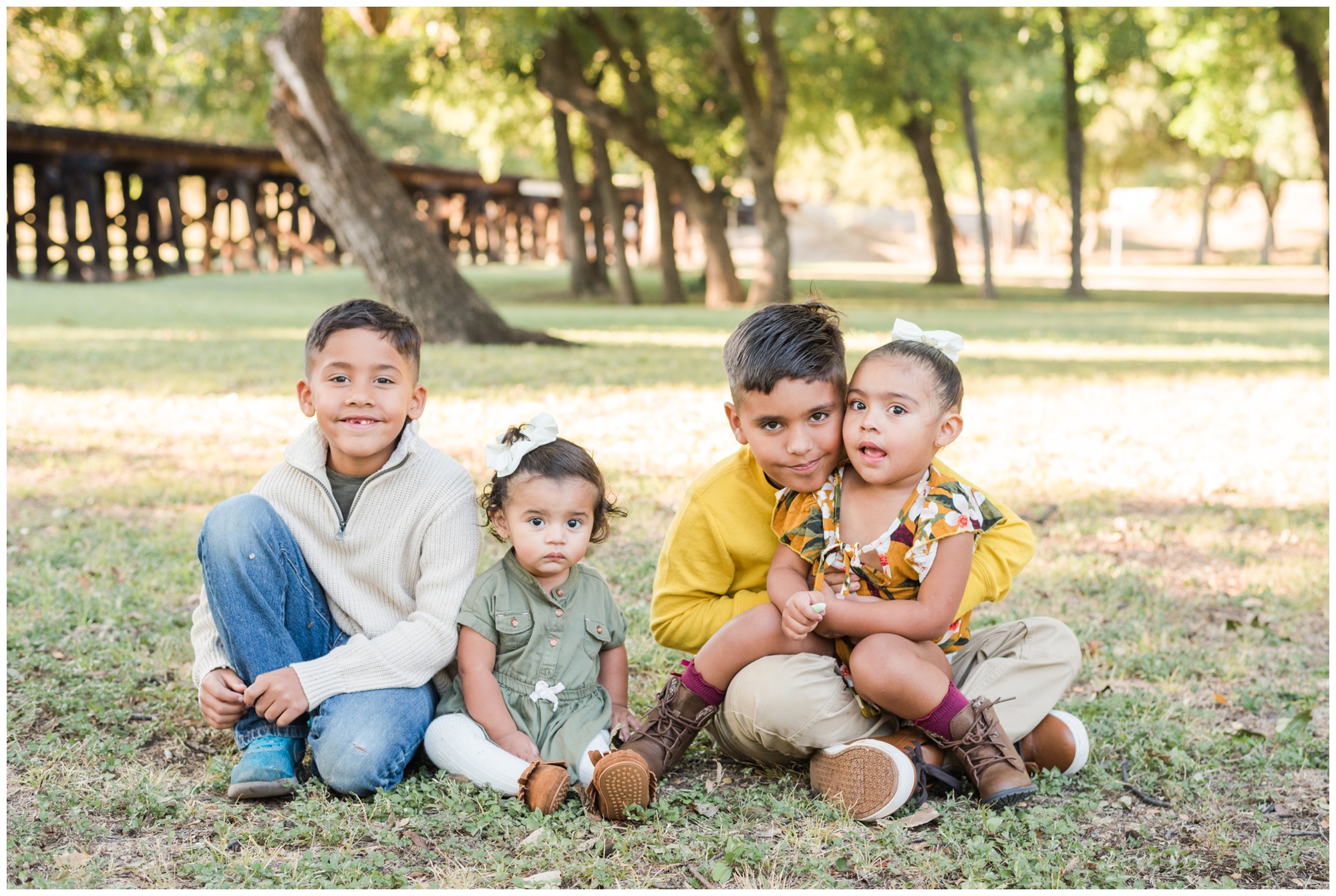 Fort Worth Family Photographer | Fort Worth Mini Sessions | Fall Mini Sessions | Fort Worth Trinity Park | Lauren Grimes Photography | 2019
