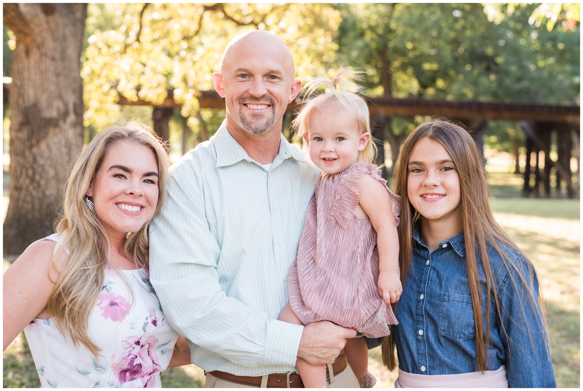 Fort Worth Family Photographer | Fort Worth Mini Sessions | Fall Mini Sessions | Fort Worth Trinity Park | Lauren Grimes Photography | 2019